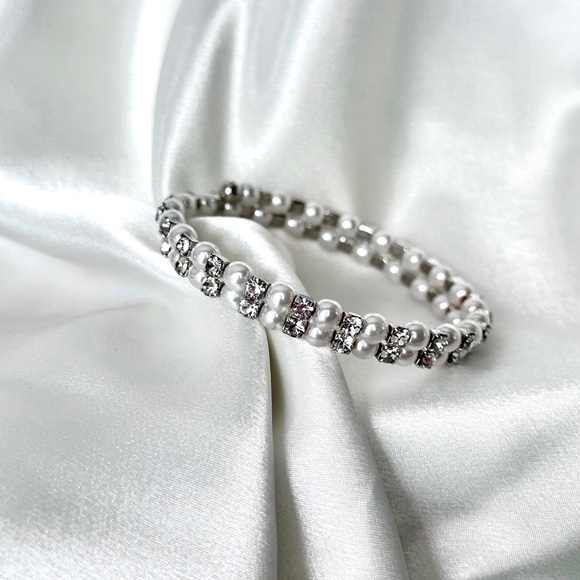 Vintage Pearl and Rhinestone Wrap Bracelet - Picture 3 of 16